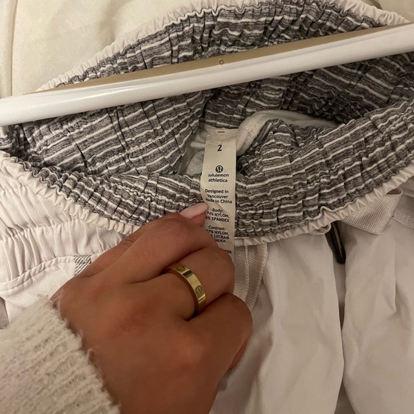 Lululemon white tennis skirt - Picture 2 of 2